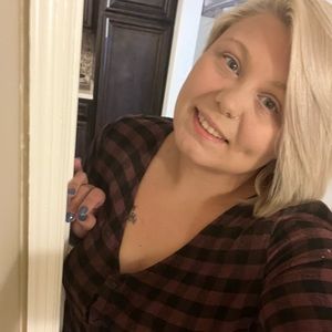 Meet your Posher, Daphne